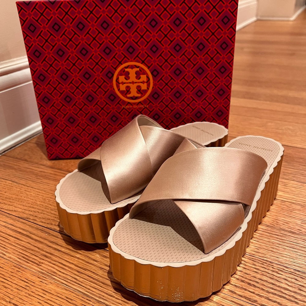 TORY BURCH Scalloped Wedge Flip Flop